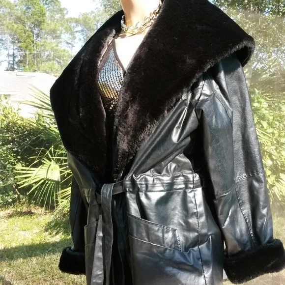 VINTAGE LEATHER WRAP COAT WITH FAUX FUR COLLAR/SLEEVES PLUS SIZE: XLARGE